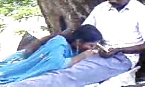 Indian hard-on munching in park